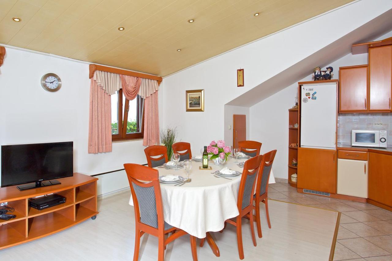 Apartments Vinka Jelsa  Extérieur photo