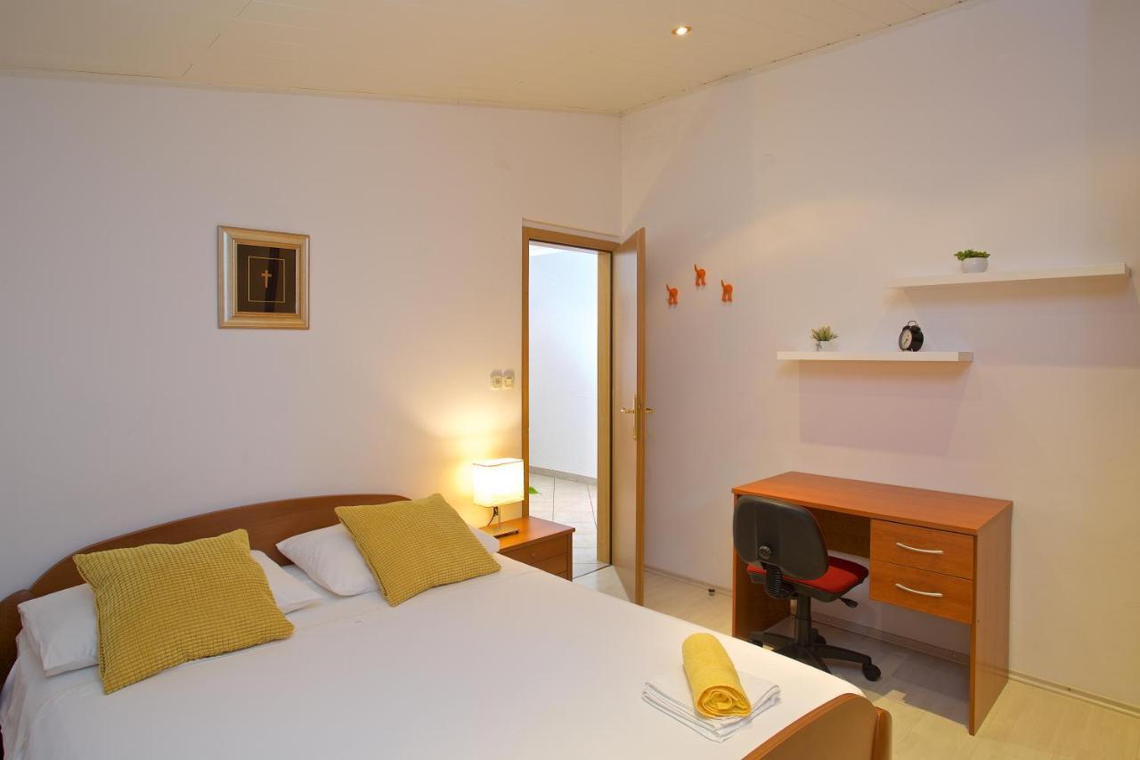 Apartments Vinka Jelsa  Extérieur photo