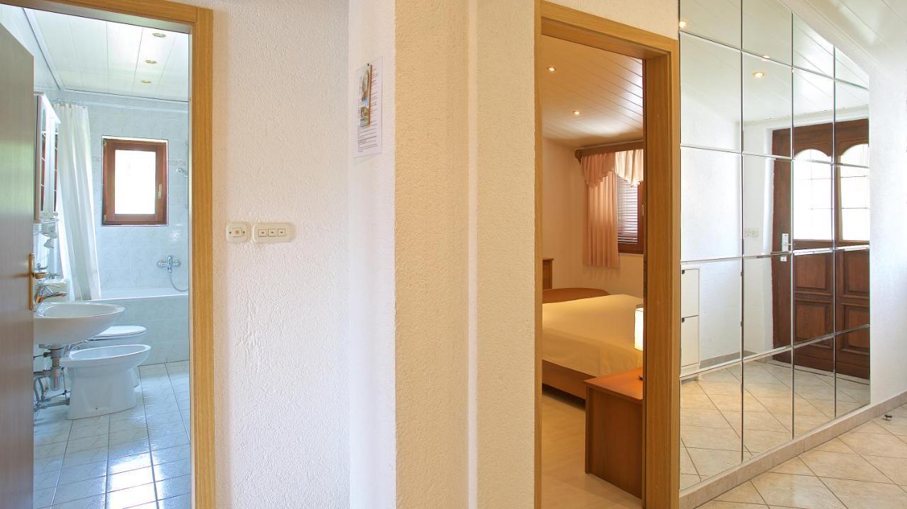 Apartments Vinka Jelsa  Extérieur photo