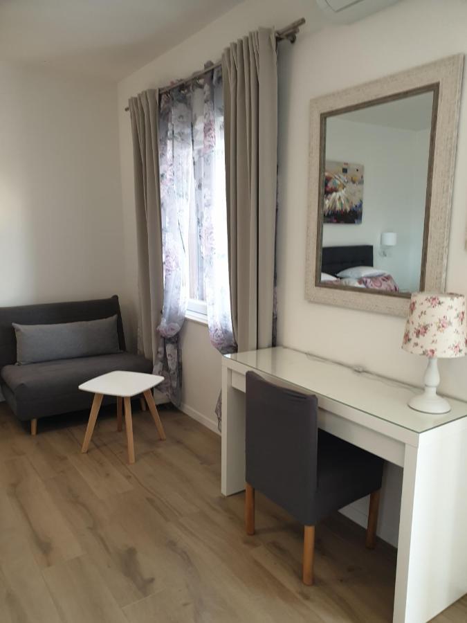 Apartments Vinka Jelsa  Extérieur photo